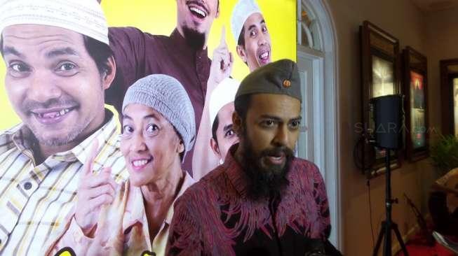 Pelihara Jenggot, Alex Abbad Ditentang Ibunda