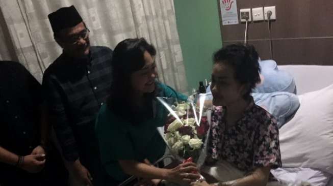 Djarot Janji Galang Bantuan untuk Pengobatan Artis Jupe