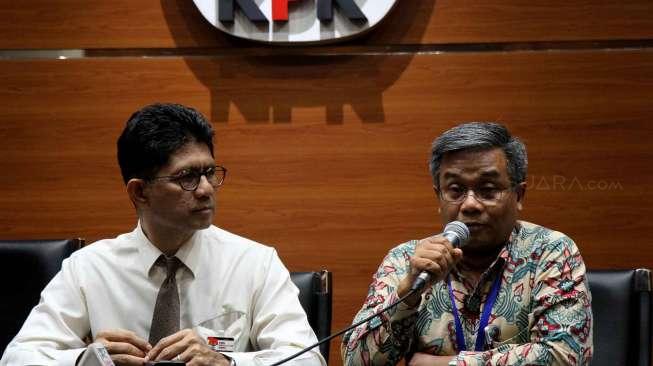 Forum Rektor Indonesia bersama sejumlah guru besar anti korupsi berkunjung ke gedung  Komisi Pemberantasan Korupsi (KPK), Jakarta, Jumat (17/3).