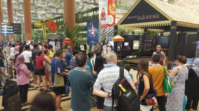 Ketika Suara Angklung Jadi Hiburan di Bandara Changi Singapura