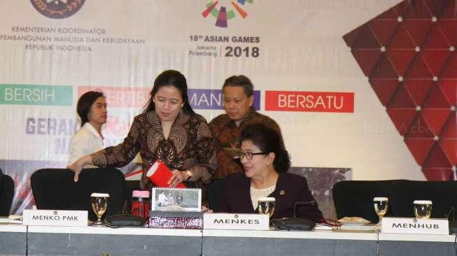 Rapat koordinasi persiapan penyelenggaraan ibadah haji 2017 di kantor Kementerian Koordinator Bidang Pembangunan Manusia dan Kebudayaan (PMK), Jakarta, Rabu (22/3).