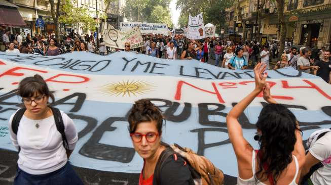 Puluhan Ribu Guru di Argentina Demo Tuntut Naik Gaji