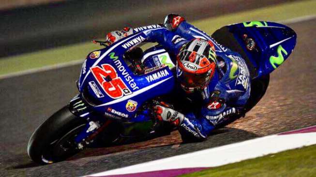 Pebalap MotoGP Movistar Yamaha, Maverick Vinales, saat menjalani latihan hari pertama di Sirkuit Losail, Qatar, Kamis (23/3/2017) malam waktu setempat. [Twitter@maverickmack25]