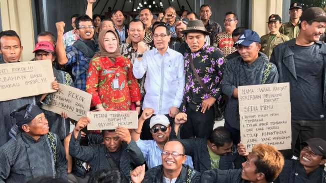 Ratusan Petani Tembakau Klaten Desak RUU Pertembakauan Disahkan