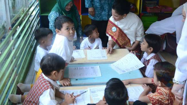 Ibu Negara: Kesabaran Kunci Keberhasilan Pengajar PAUD