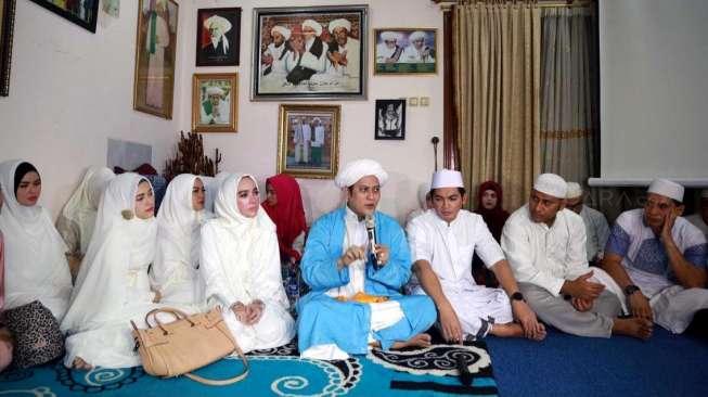 Kumpulan Doa Pembuka Pengajian Versi Panjang dan Pendek