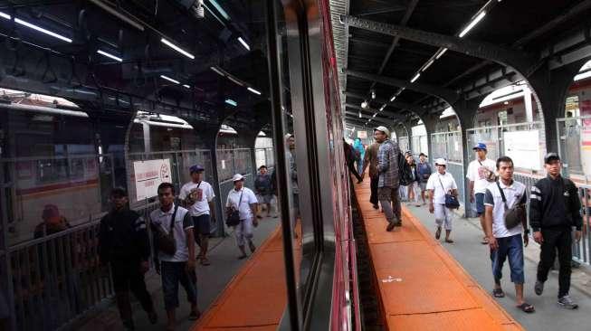 Mulai 1 April 2017 jadwal baru perjalanan Kereta Api Rel Listrik (KRL)