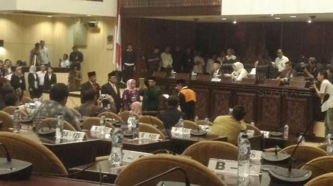 Usai Disumpah MA Jadi Ketua DPD, OSO Langsung Terima Palu Sidang