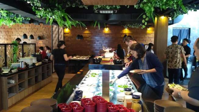 Restoran Shabu Hachi di Bogor. [Suara.com/Risna Halidi]