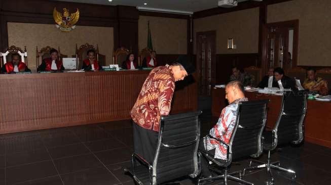 Ade Komarudin bersaksi pada sidang lanjutan dugaan Korupsi proyek e-KTP dengan terdakwa mantan pejabat Kementerian Dalam Negeri Irman dan Sugiharto di Pengadilan Tipikor Jakarta, Kamis (6/4).