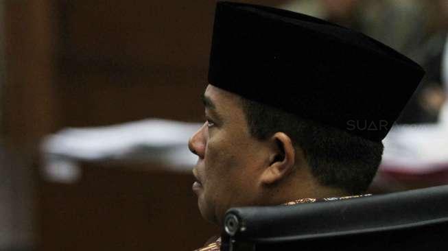 Ade Komarudin bersaksi pada sidang lanjutan dugaan Korupsi proyek e-KTP dengan terdakwa mantan pejabat Kementerian Dalam Negeri Irman dan Sugiharto di Pengadilan Tipikor Jakarta, Kamis (6/4).