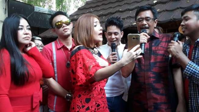 Djarot Penasaran Lagu Anies-Sandi yang Dituduh Jiplak Lagu Israel