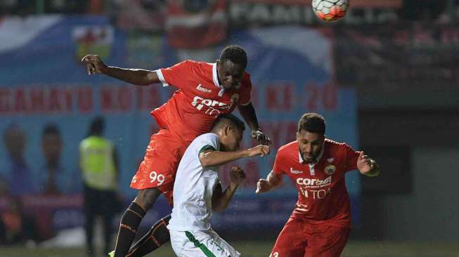 Pertandingan uji coba Timnas U22 vs Persija di Stadion Patriot Chandrabhaga, Bekasi, Jawa Barat, Rabu (5/4) malam.