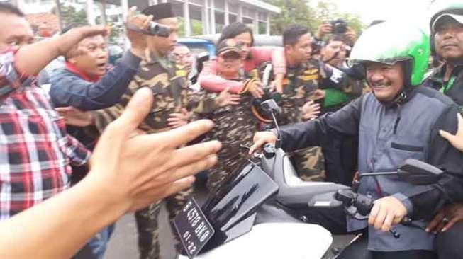 Naik Motor, Djarot Konvoi Bareng Tukang Ojek