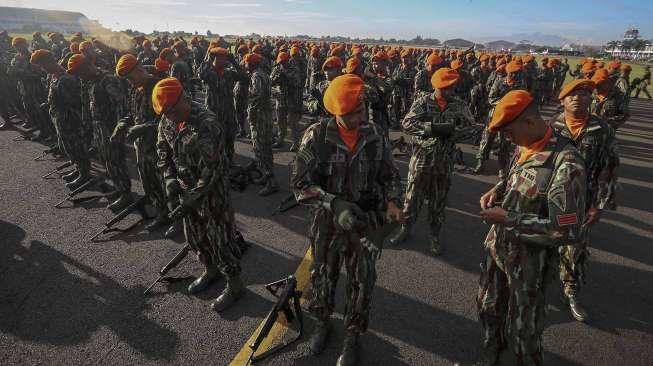 Upacara Peringatan ke-71 Hari TNI AU tahun 2017 di Lanud Halim Perdanakusuma, Jakarta, Minggu (9/4).