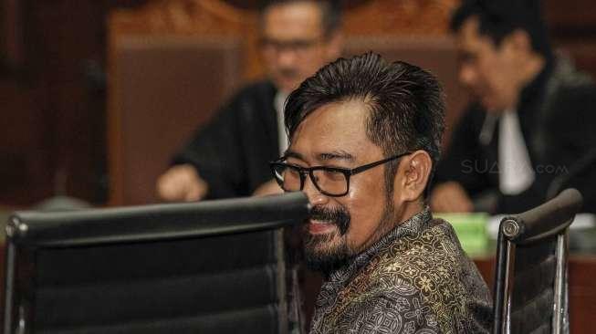 Andi Zoelkarnaen Mallarangeng alias Choel Mallarangeng menjalani sidang perdana di Pengadilan Tipikor, Jakarta, Senin (10/4).