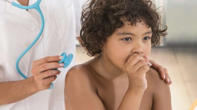 Ilustrasi anak batuk, kesehatan anak. (Shutterstock)