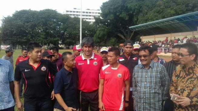 Kunjungi Latihan Persija, Djarot: Seharusnya Cari Pemain di Rusun