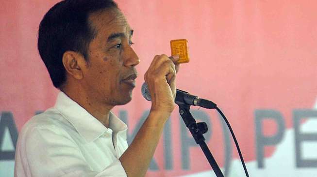 Jokowi Tanggapi Insiden Pelemparan Petasan ke Gereja 