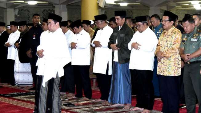 Jokowi Kunjungi Haul Pondok Pesantren Buntet di Cirebon