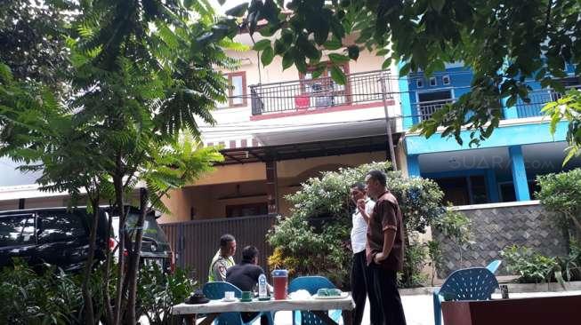 Situasi Rumah dan TKP Kasus Penyiraman Air Keras ke Wajah Novel