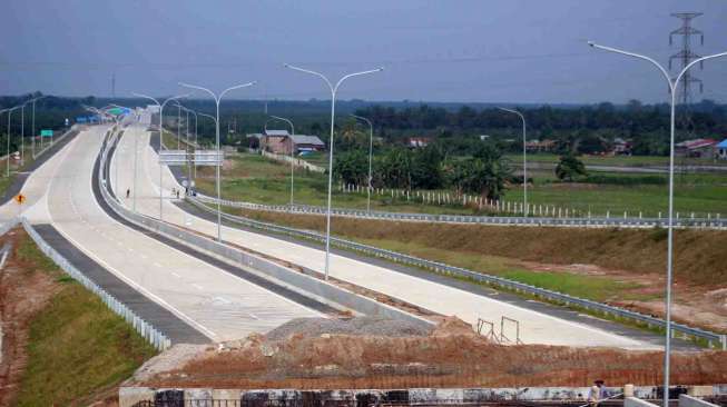 Menhub 'Cicipi' Jalan Tol Medan - Binjai