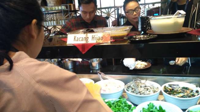 Restoran Shabu Hachi di Bogor. [Suara.com/Risna Halidi]