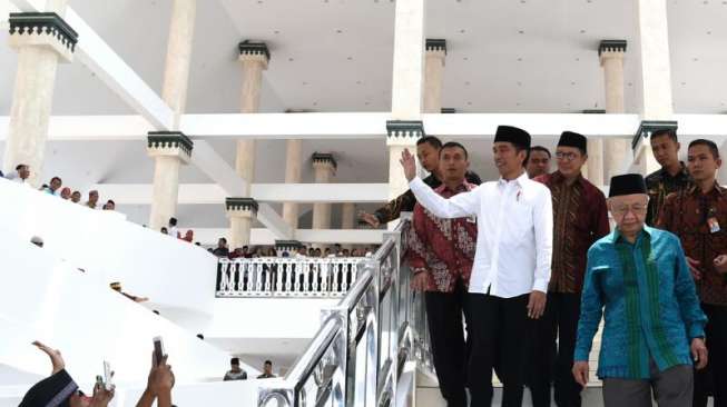 Menteri  Agama Bantah Ada Simbol Salib di Masjid Hasyim Asy'ari