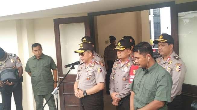 Polisi Tembaki Mobil Warga, Nenek Tewas dan Balita Tertembak