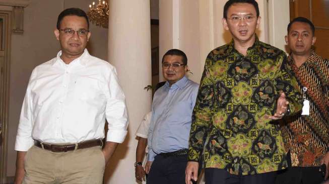 Calon Gubernur DKI Jakarta Anies Baswedan temui Gubernur DKI Jakarta Basuki Tjahaja Purnama atau Ahok di Balai Kota, Jakarta, Kamis (20/4).