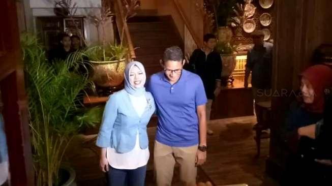 'Dinner' Spesial, Sandiaga-Djarot Didampingi Istri Masing-masing