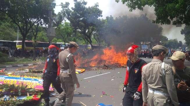 Pembakaran Karangan Bunga Ahok, Djarot Yakin Ada Kaitan Pilkada