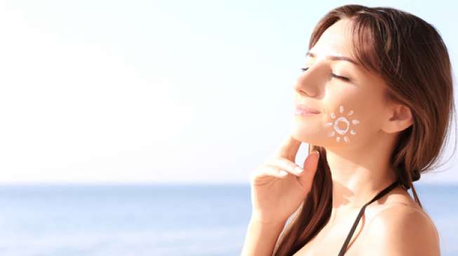 Jangan Sembrono, 5 Tips Memilih Sunscreen untuk Kulit Berjerawat - 2
