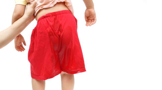 Ramai Ortu Ajarkan Buang Air Pada Anak Selama Karantina di Rumah Aja