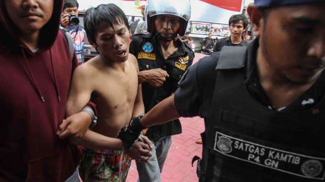 Berhasil menangkap 70 tahanan dari sekitar 200 lebih tahanan yang kabur.