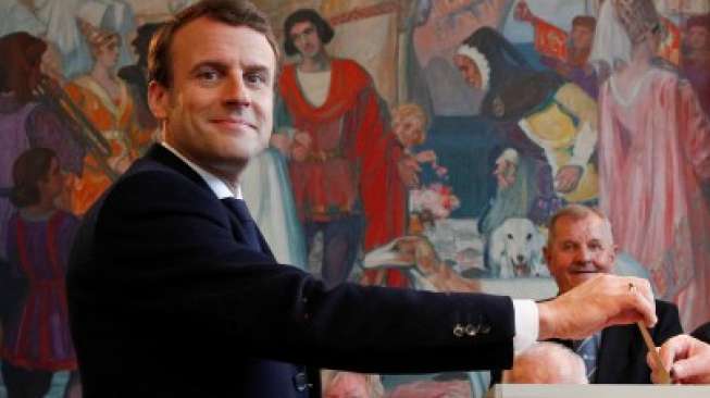 Pilpres Prancis Diwarnai Aksi Peretasan Email Macron