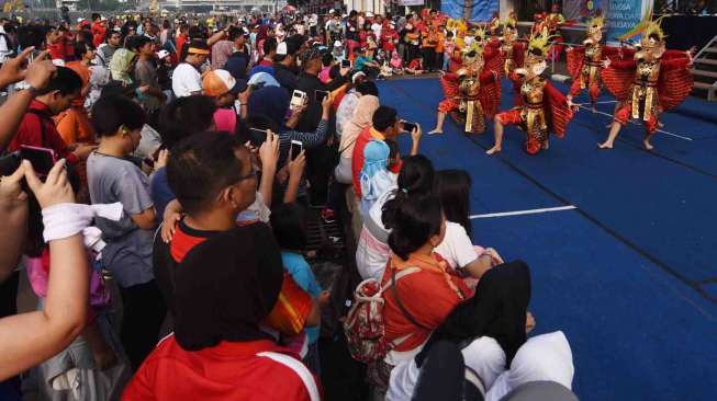 Peringatan Hari Pendidikan Nasional (Hardiknas) dan Hari Tari se-dunia di Jakarta, Minggu (7/5).