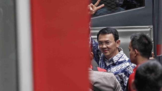 Terpidana kasus penistaan agama Basuki Tjahaja Purnama atau Ahok tiba di rumah tahanan LP Cipinang, Jakarta, Selasa (9/5).
