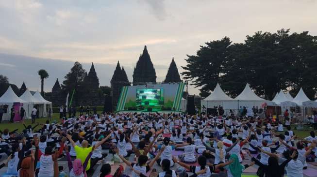 "Yoga Festival 2017" Yogyakarta Digelar di Candi Prambanan