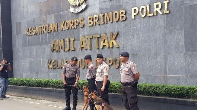 Anjing Cerdik Dikerahkan Jaga Aksi Pendukung Ahok di Mako Brimob