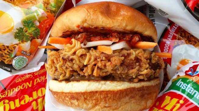 Heboh! Restoran Australia Sajikan Burger isi Indomie Goreng