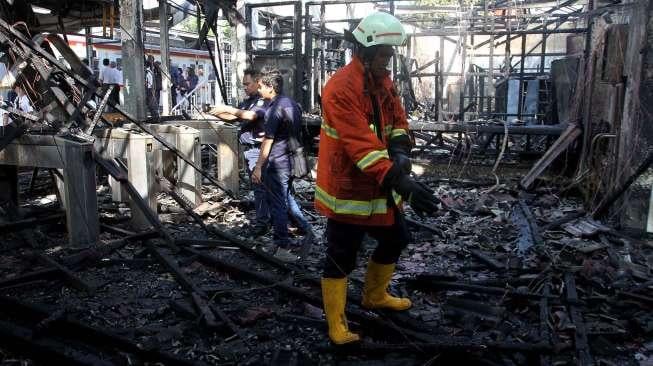 Hangus Terbakar, Stasiun Klender Beri Pelayanan Tiket Sementara