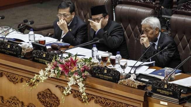 Sidang Paripurna DPR RI di Gedung Nusantara II Komplek Parlemen, Senayan, Jakarta, Jumat (19/5).