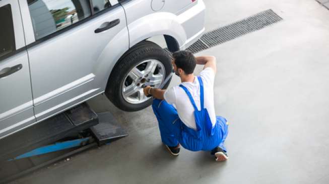 Masuki Musim Pancaroba, Mari Cek Kondisi Ban Mobil