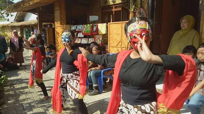 Rayakan Harkitnas, KBP Pentaskan Tari Topeng Grebeg Sabrang