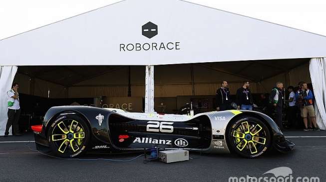 Mobil Roborace, Debut di Formula Es Paris ePrix