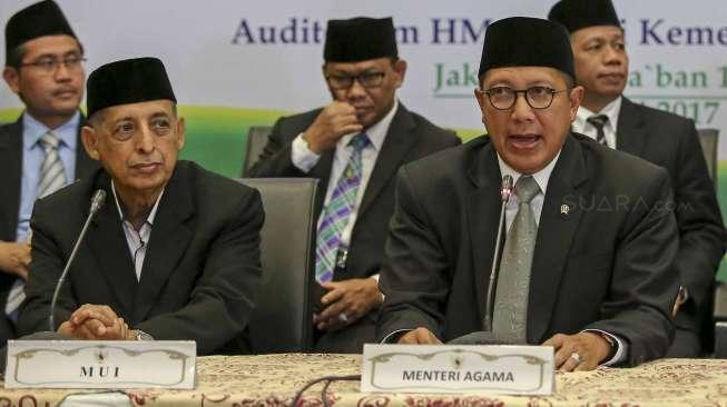 Menteri Agama Lukman Hakim Saifuddin menyampaikan keputusan hasil sidang Isbat penentuan awal Ramadan 1438 H di Kementerian Agama, Jakarta, Jumat (26/5).