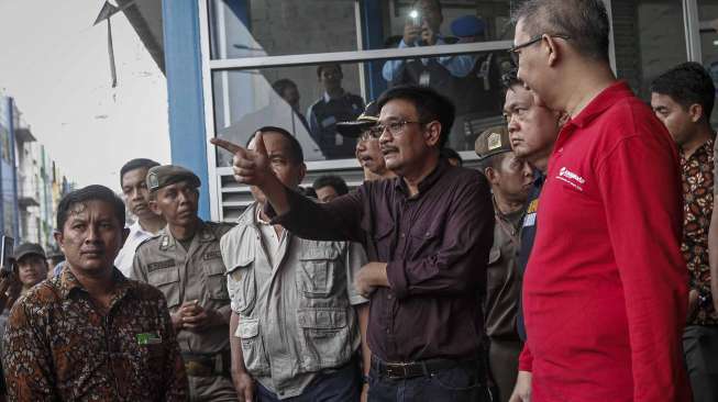 Djarot Tinjau Halte Transjakarta Kampung Melayu