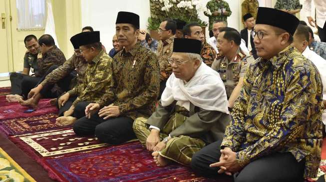 Buka puasa bersama Menteri Kabinet Kerja dan pejabat setingkat menteri di Istana Bogor, Jawa Barat, Senin (29/5).