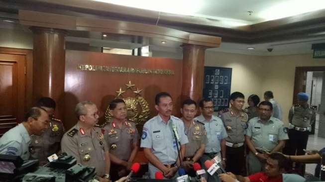 Dukung Kinerja Polri, Jasa Raharja Hibahkan Dua Mobil Mercy